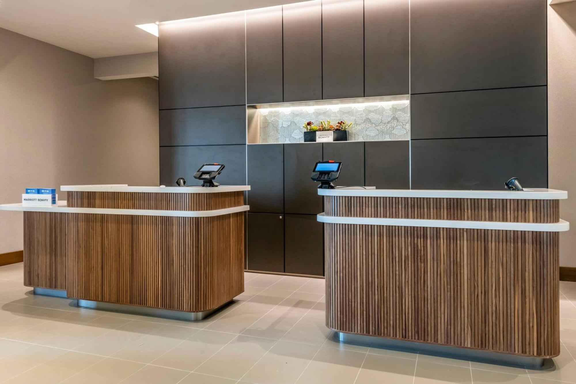 Courtyard By Marriott Fort Lauderdale Downtown Exterior foto