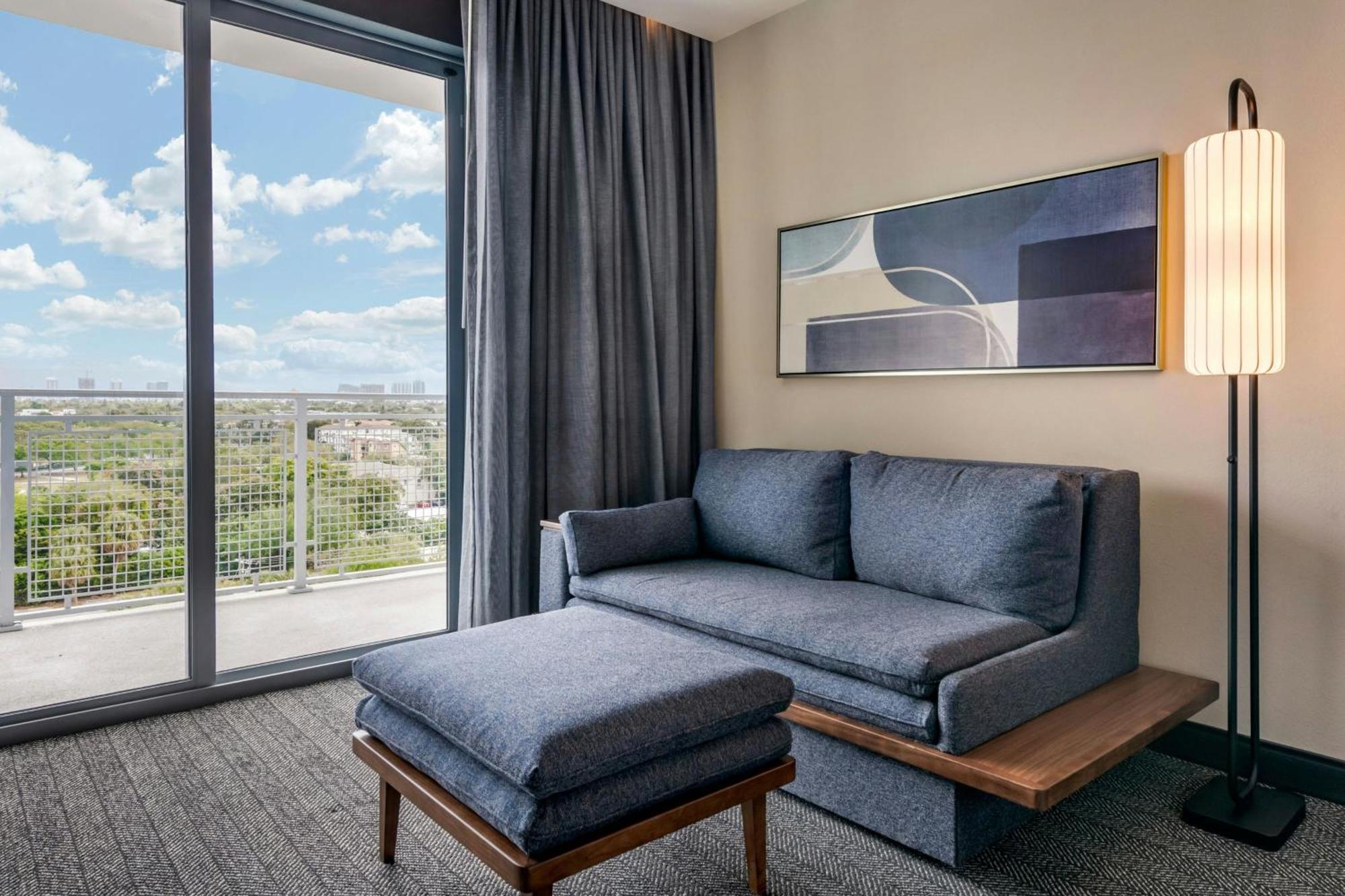 Courtyard By Marriott Fort Lauderdale Downtown Exterior foto